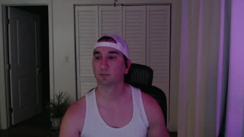 uglyduck3532 online show from November 2025 04:00:01 AM