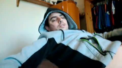 Snapshot of uglyyounlad chatting on January 2025 03:01:02 PM uglyyounlad online show from January 2025 03:01:02 PM