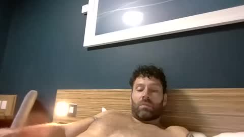 ukguyitsme online show from November 2025 11:28:01 PM