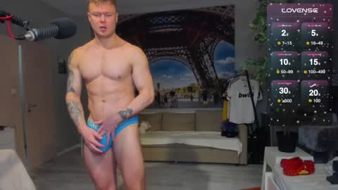 Snapshot of ukgymboy chatting on February 2025 02:34:02 PM James Iron online show from February 2025 02:34:02 PM