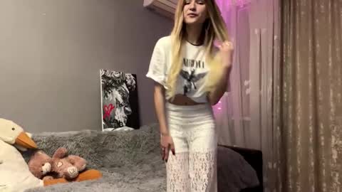 Snapshot of ulalittlepage chatting on November 2025 06:44:02 PM Vikki online show from November 2025 06:44:02 PM