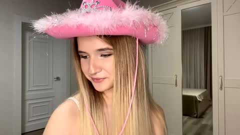 Snapshot of ulalittlepage chatting on December 2025 05:53:02 PM Vikki online show from December 2025 05:53:02 PM