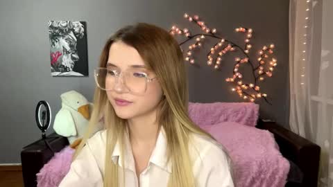 Snapshot of ulalittlepage chatting on December 2025 04:12:02 PM Vikki online show from December 2025 04:12:02 PM