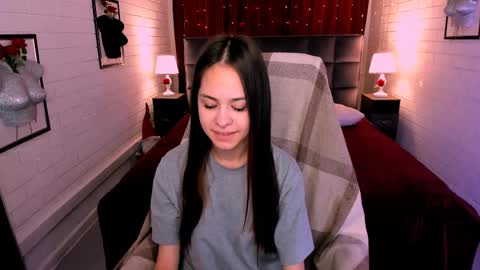 Ulia online show from November 2025 05:06:01 AM