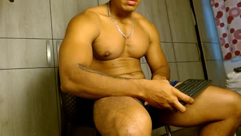 Snapshot of ulisess15 chatting on April 2026 11:23:02 AM Felipe model independent online show from April 2026 11:23:02 AM