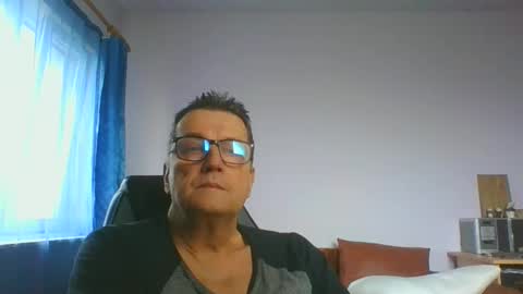 Snapshot of ulmeni4 chatting on January 2025 07:42:01 AM ulmeni4 online show from January 2025 07:42:01 AM