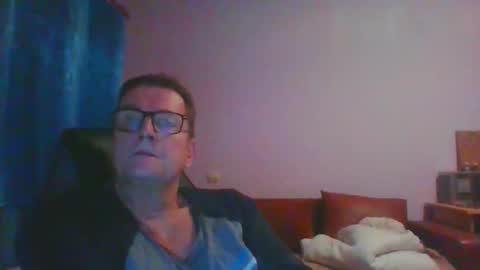 Snapshot of ulmeni4 chatting on January 2025 07:42:01 PM ulmeni4 online show from January 2025 07:42:01 PM