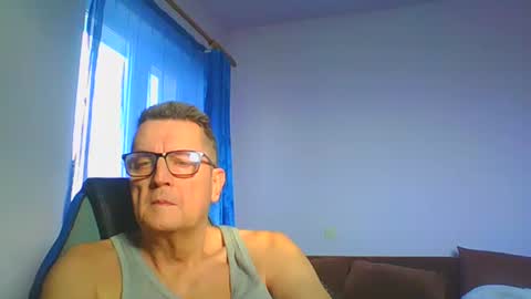 Snapshot of ulmeni4 chatting on January 2025 08:33:01 AM ulmeni4 online show from January 2025 08:33:01 AM