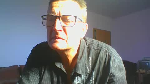 Snapshot of ulmeni4 chatting on October 2025 10:18:01 AM ulmeni4 online show from October 2025 10:18:01 AM