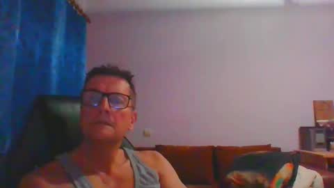 Snapshot of ulmeni4 chatting on November 2025 05:34:02 PM ulmeni4 online show from November 2025 05:34:02 PM