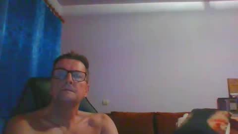 Snapshot of ulmeni4 chatting on November 2025 05:57:01 PM ulmeni4 online show from November 2025 05:57:01 PM