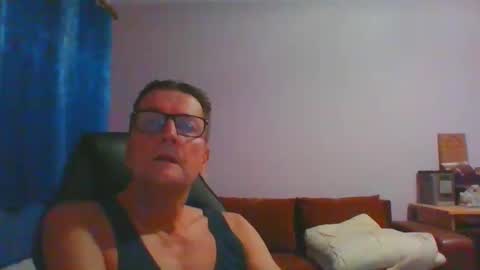 Snapshot of ulmeni4 chatting on November 2025 04:59:02 AM ulmeni4 online show from November 2025 04:59:02 AM