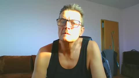 Snapshot of ulmeni4 chatting on December 2025 08:23:01 AM ulmeni4 online show from December 2025 08:23:01 AM