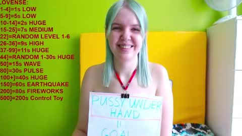 Snapshot of ultra_meow chatting on May 2026 07:06:02 AM Roxy online show from May 2026 07:06:02 AM