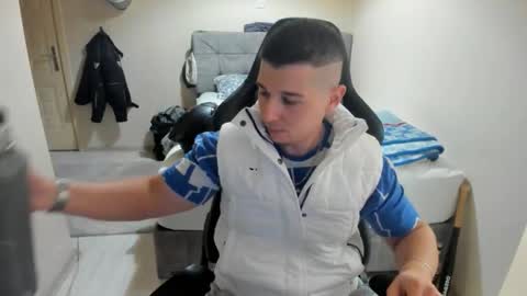 Snapshot of ulxer chatting on September 2025 07:36:02 PM hi im mike tyson - online show from September 2025 07:36:02 PM