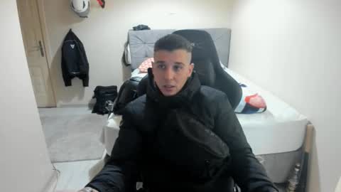 Snapshot of ulxer chatting on October 2025 08:05:02 PM hi im mike tyson - online show from October 2025 08:05:02 PM