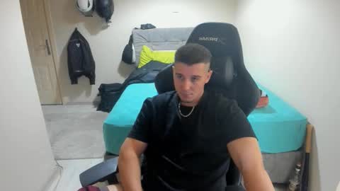 Snapshot of ulxer chatting on October 2025 07:56:02 PM hi im mike tyson - online show from October 2025 07:56:02 PM