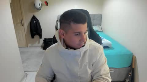 Snapshot of ulxer chatting on October 2025 08:50:02 PM hi im mike tyson - online show from October 2025 08:50:02 PM