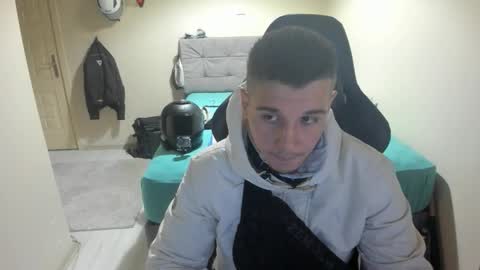 Snapshot of ulxer chatting on October 2025 07:02:02 PM hi im mike tyson - online show from October 2025 07:02:02 PM