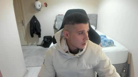 Snapshot of ulxer chatting on October 2025 08:58:01 PM hi im mike tyson - online show from October 2025 08:58:01 PM