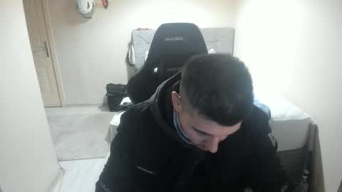 Snapshot of ulxer chatting on November 2025 09:15:01 PM hi im mike tyson - online show from November 2025 09:15:01 PM