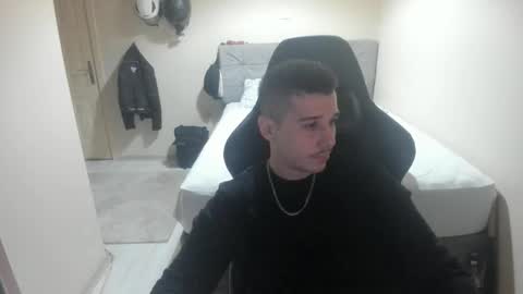 Snapshot of ulxer chatting on November 2025 07:58:01 PM hi im mike tyson - online show from November 2025 07:58:01 PM