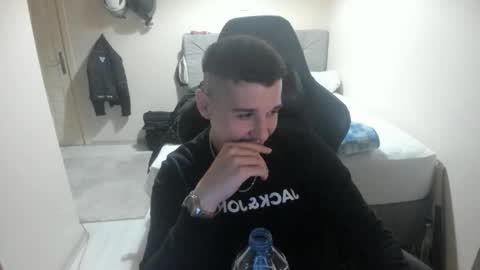 Snapshot of ulxer chatting on November 2025 06:28:02 PM hi im mike tyson - online show from November 2025 06:28:02 PM