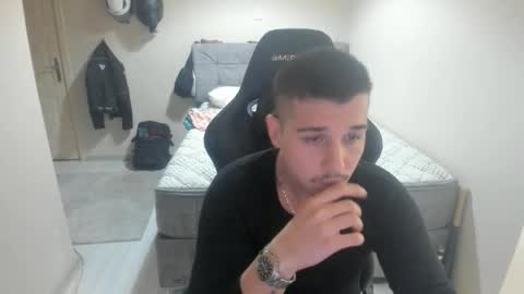 Snapshot of ulxer chatting on November 2025 08:30:02 PM hi im mike tyson - online show from November 2025 08:30:02 PM