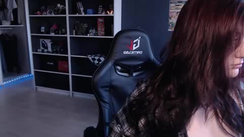 Snapshot of uminarin chatting on October 2025 04:37:02 AM Julia online show from October 2025 04:37:02 AM