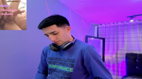 Snapshot of un_sluttyy chatting on December 2025 11:25:02 AM un_sluttyy online show from December 2025 11:25:02 AM