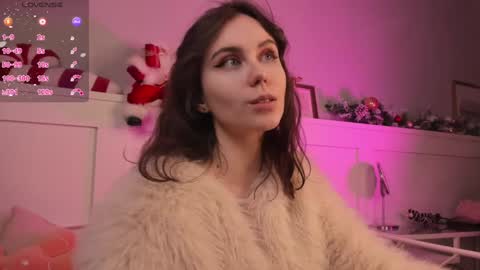 Una  online show from December 2024 12:37:01 PM