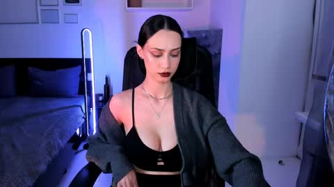 unaericaabistrong online show from April 2026 07:00:02 PM