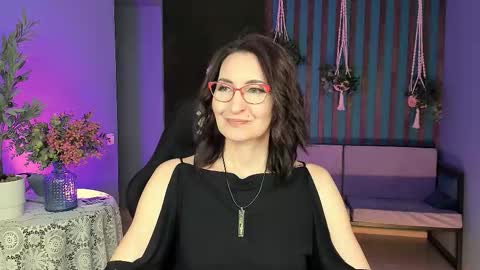 Snapshot of unatera chatting on October 2025 05:17:02 AM UnaTera online show from October 2025 05:17:02 AM