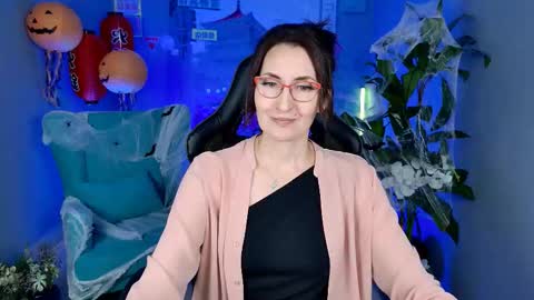 Snapshot of unatera chatting on October 2025 09:32:01 AM UnaTera online show from October 2025 09:32:01 AM