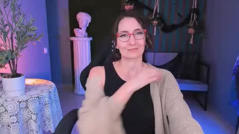 Snapshot of unatera chatting on October 2025 09:02:01 AM UnaTera online show from October 2025 09:02:01 AM