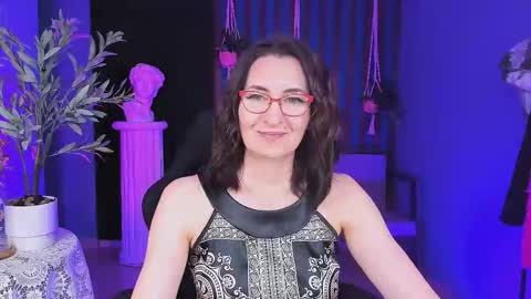 Snapshot of unatera chatting on November 2025 05:28:02 AM UnaTera online show from November 2025 05:28:02 AM