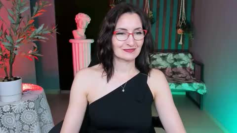 Snapshot of unatera chatting on November 2025 05:32:02 AM UnaTera online show from November 2025 05:32:02 AM