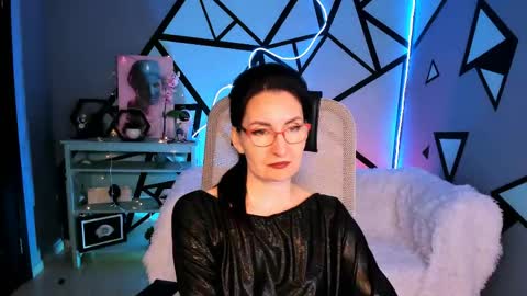 UnaTera online show from April 2026 05:36:02 AM