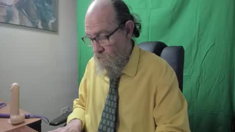 Snapshot of uncle_hottiecb chatting on March 2026 04:32:02 PM Uncle Hottie online show from March 2026 04:32:02 PM