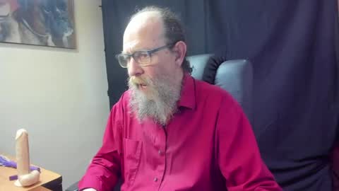 Snapshot of uncle_hottiecb chatting on April 2026 05:21:02 PM Uncle Hottie online show from April 2026 05:21:02 PM