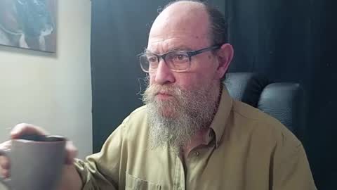 Snapshot of uncle_hottiecb chatting on April 2026 04:51:01 PM Uncle Hottie online show from April 2026 04:51:01 PM