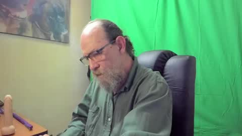 Snapshot of uncle_hottiecb chatting on April 2026 04:58:02 PM Uncle Hottie online show from April 2026 04:58:02 PM