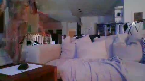 Snapshot of uncleozzie chatting on April 2026 03:31:02 PM uncleozzie online show from April 2026 03:31:02 PM