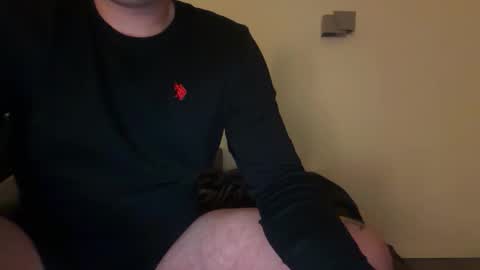 Snapshot of uncutedaustria chatting on October 2025 01:08:02 AM Tom online show from October 2025 01:08:02 AM