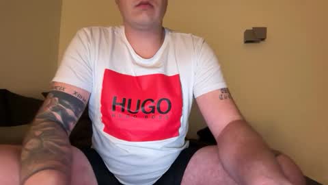 Snapshot of uncutedaustria chatting on November 2025 11:59:01 PM Tom online show from November 2025 11:59:01 PM