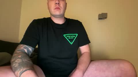 Snapshot of uncutedaustria chatting on November 2025 11:03:01 PM Tom online show from November 2025 11:03:01 PM