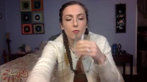 Lola Moonstone online show from November 2025 05:18:02 AM