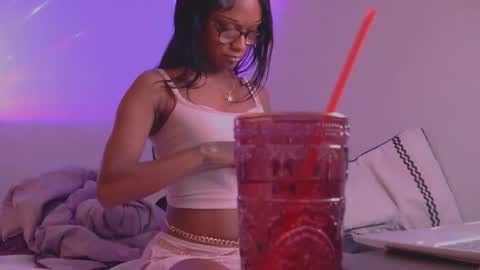 uniqecho online show from March 2026 12:58:02 AM