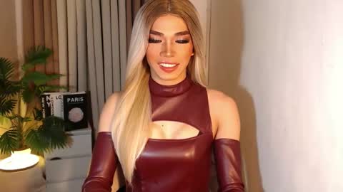 Miss Andrea online show from October 2025 03:42:01 PM