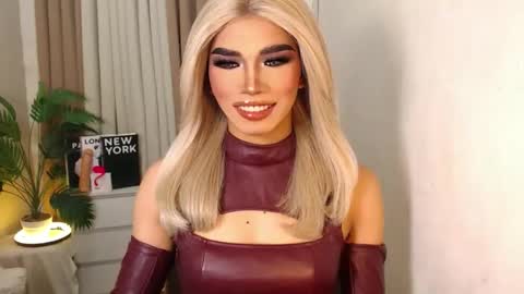 Miss Andrea online show from November 2025 07:14:02 PM